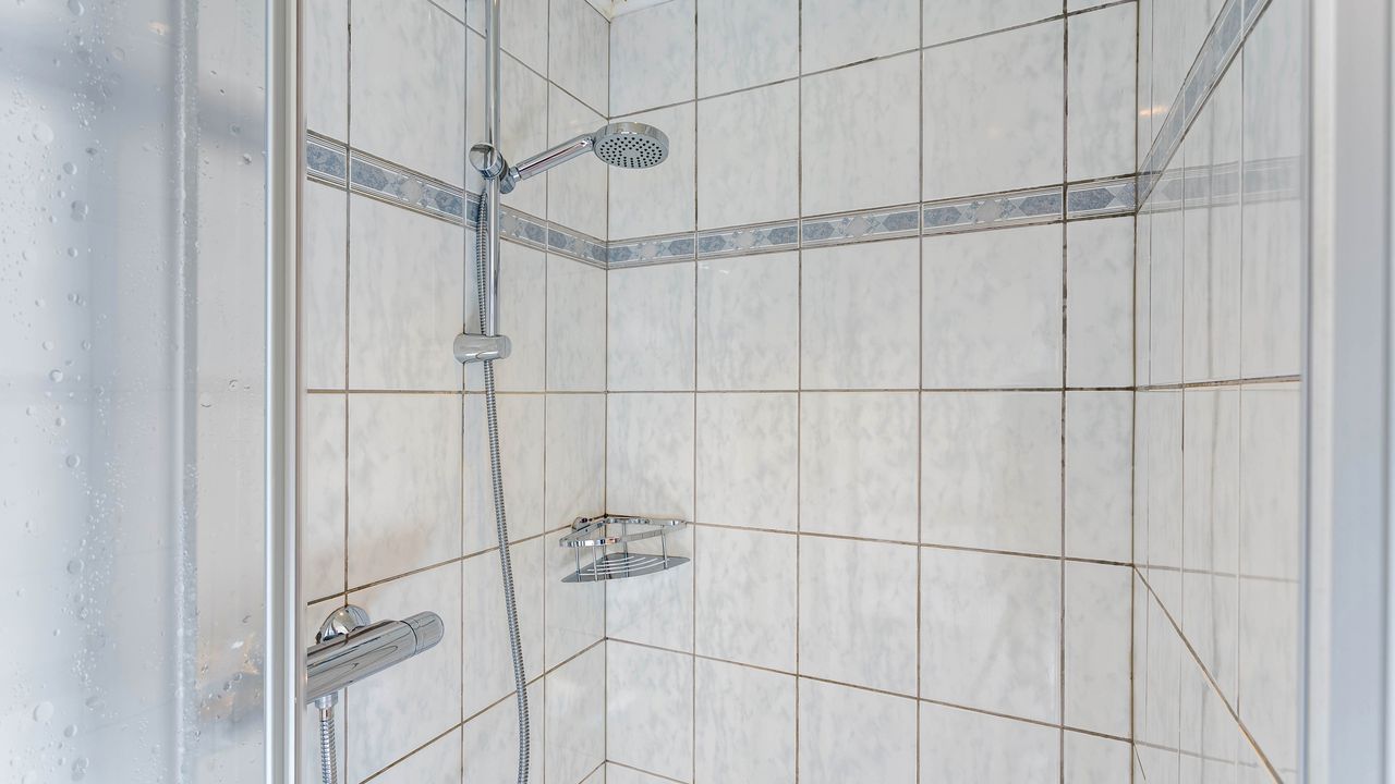 INSIDE, BATHROOM INSIDE, BATHROOM